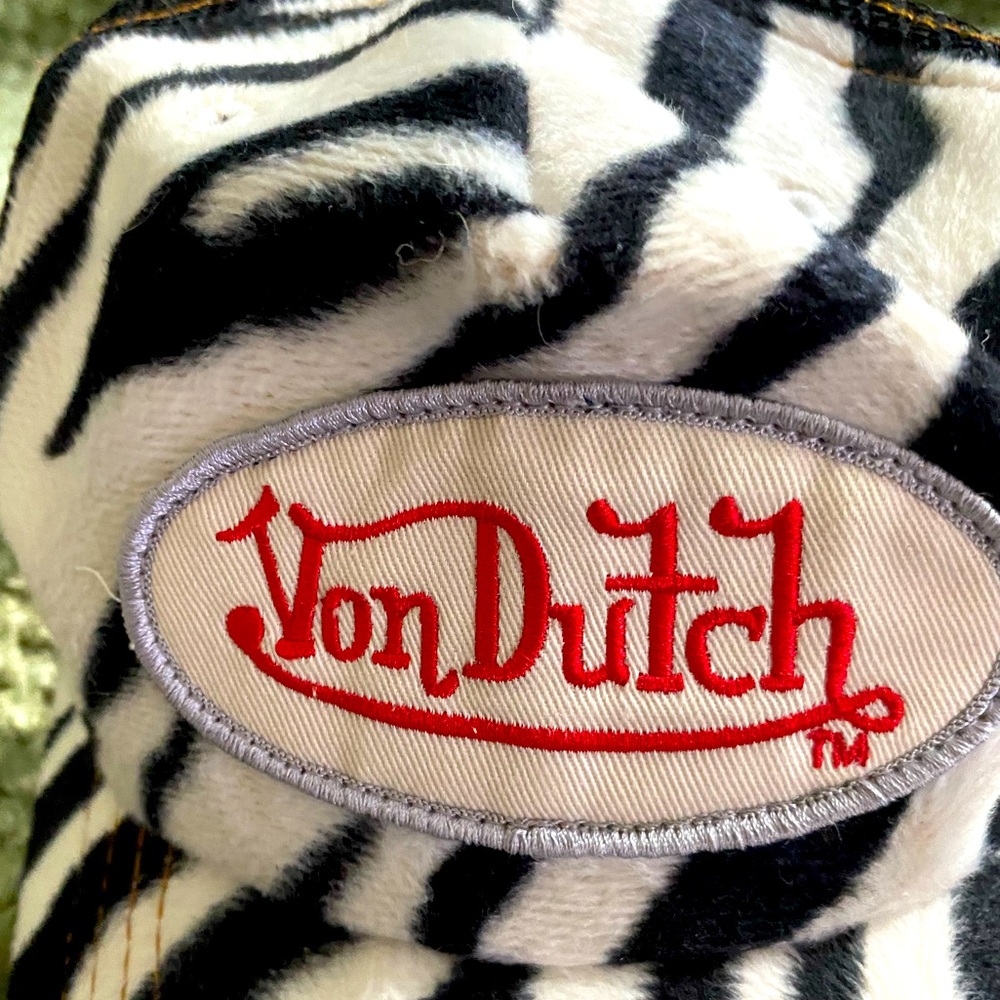 Zebra fur Von Dutch hat - snap back trucker cap from 2000s